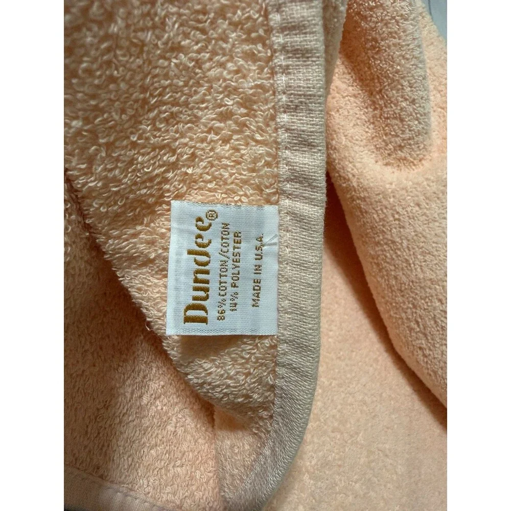 Vtg. Dundee Peach Bath Towel Set 1 Bath 1 Wash Cloth w/Lace Edging